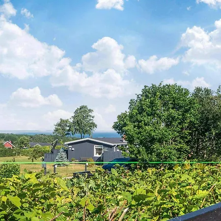 Hébergement de vacances 4 Person In *